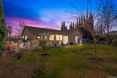 5003 Avenue, Lancaster, CA 93536-2989