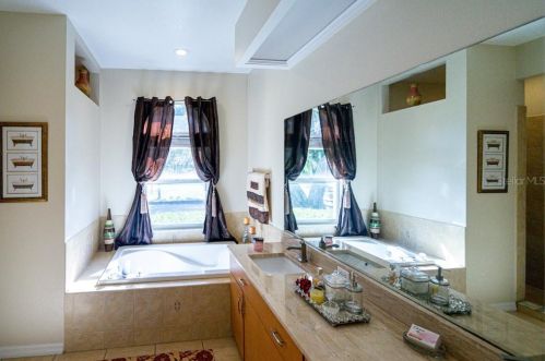 1006 Connecticut Rd, Tarpon Springs FL 34689-2830 exterior