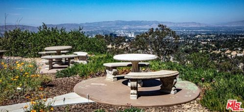 1302 Zuni Ln, Topanga CA  90290-4479 exterior
