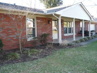 3321 Bellefonte Dr, Lexington, KY 40502-3262