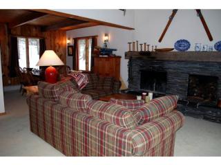 7 Cabin Ln, Fayston VT  05673-7424 exterior