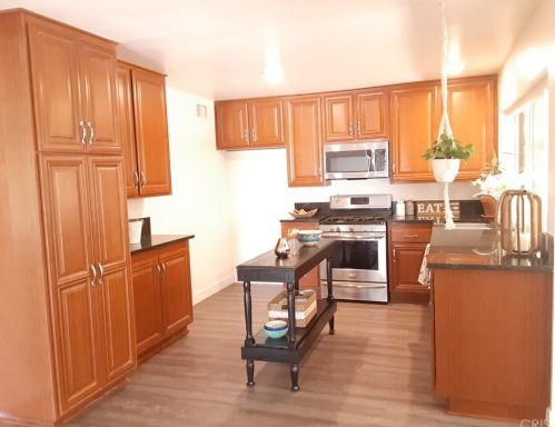 2128 Guerne Ave, Simi Valley CA  93063-2728 exterior