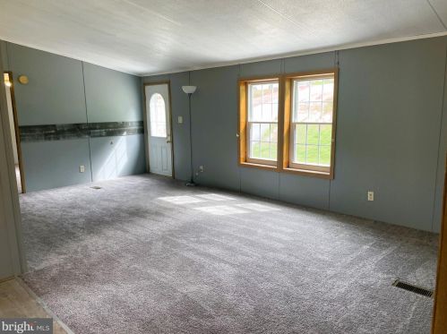 611 Highland Ave, Burnham, PA 17009-1320