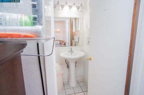2699 Shamrock Dr, Richmond CA  94806-1555 exterior