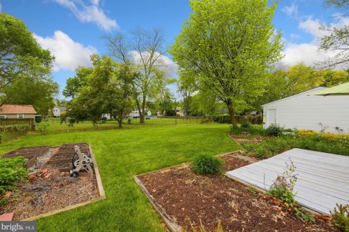 608 Parry Rd, Riverton NJ  08077 exterior