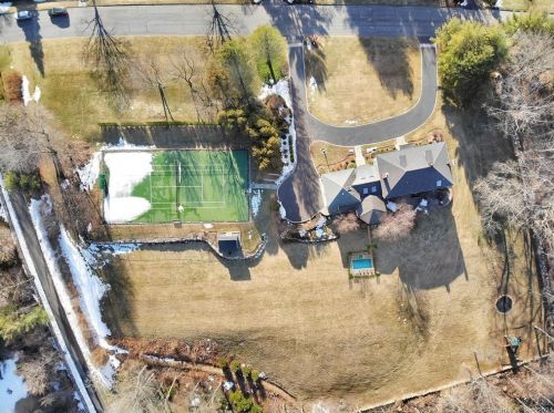 131 Soundview Ln, New Canaan, CT 06840-2734