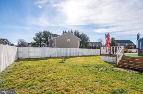 11 Gusty Ct, Charles Town WV  25414-3918 exterior