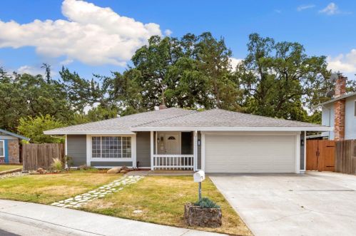 9888 Vista Grande Way, Elk Grove, CA 95624-2537