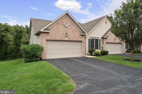 121 Lakeview Dr, Harrisburg, PA 17110-3988