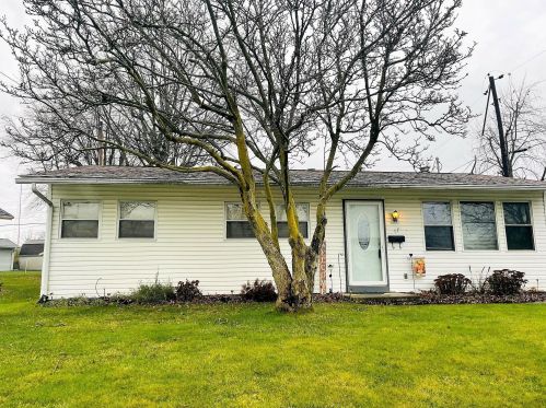 17 Stump Ln, London, OH 43140-1060