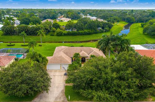 2725 Gowin Dr, Fort Pierce, FL 34952-5575