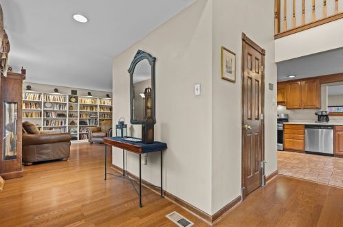 29 Sewickley Hills Dr, Sewickley, PA 15143-9118