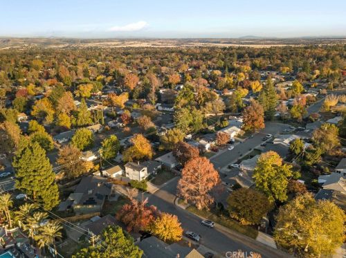 950 Karen Dr, Chico CA  95926-2819 exterior