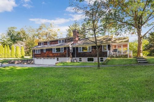 53 Pierce Dr, Pleasantville, NY 10570-1023
