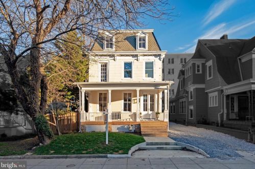 3421 Brown St, Washington, DC 20010-1812