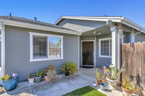 161 Sierra Ct, Hollister CA  95023-3045 exterior
