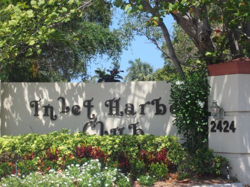 2424 Federal Hwy, Boynton Beach FL  33435-2453 exterior