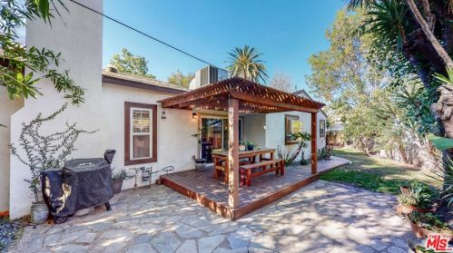 4504 Lennox Ave, Van Nuys CA 91405-4747 exterior