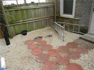 923 28th St, Philadelphia PA  19130-1231 exterior