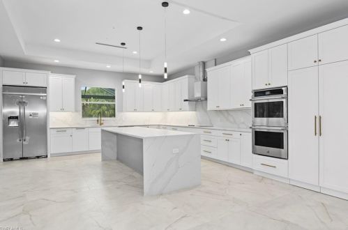 835 11th St, Naples FL  34117-2286 exterior