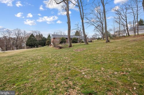 105 Ivy Ln, Glen Mills PA  19342-1319 exterior