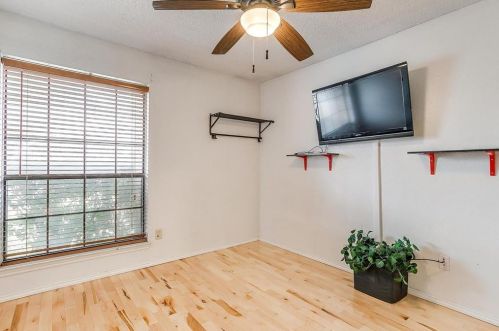 816 Bentle St, Cedar Hill TX 75104-9244 exterior