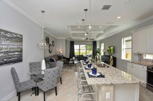 863 104th Ave, Naples FL  34108-3232 exterior