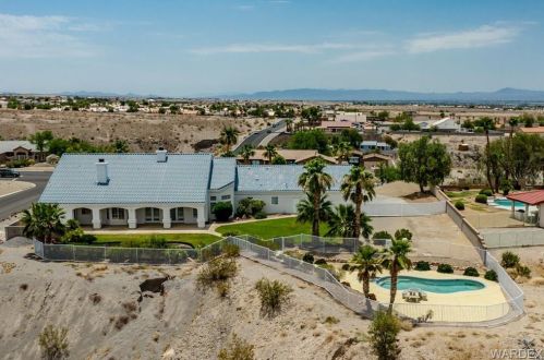 1895 Corwin Rd, Bullhead City AZ  86442-8774 exterior