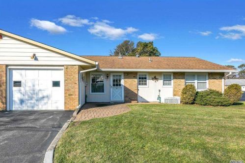 289 Cardiff Ct, Panamoka, NY 11961-8391