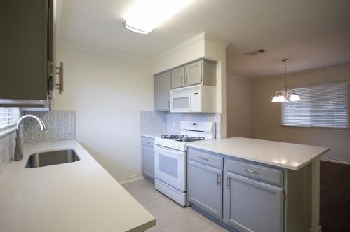 4609 Copano Ct, Austin TX  78749-3806 exterior