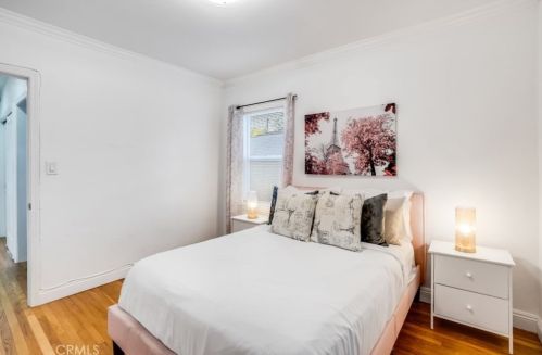 11814 Hesby St, North Hollywood CA  91607-3218 exterior