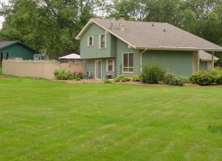 1565 Sherwood Dr, Cedarburg, WI 53012-9718