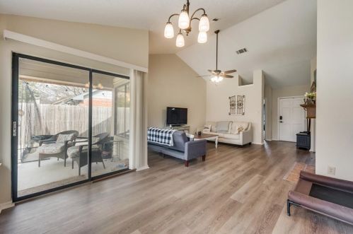1147 Prospect Dr, Lewisville TX  75028-2549 exterior