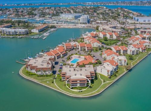 135 1st St, Saint Petersburg, FL 33701-3307