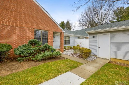 20 Wycoff Way, East Brunswick, NJ 08816-5627