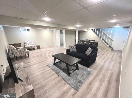 337 Hanby Cir, Boothwyn PA  19061-2319 exterior