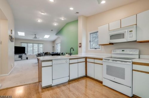 48 Westchester Ter, Annandale NJ  08801-1600 exterior