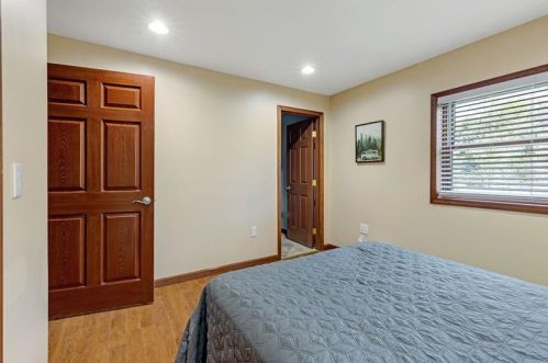 264 Lindsay Rd, Zelienople PA  16063-3210 exterior