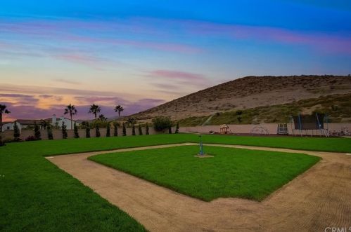 5391 Evening Sky Dr, Simi Valley CA  93063-5744 exterior
