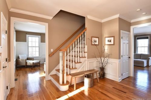 21 Hazel Woods Dr, Woodbury, CT 06798-1938