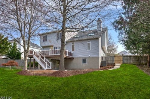 16 Steeple Chase Ct, Bedminster NJ  07921-1638 exterior