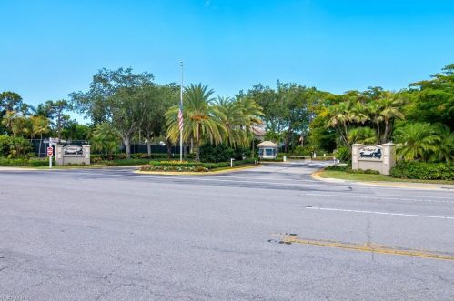 411 Emerald Bay Cir, Naples FL  34110-8681 exterior