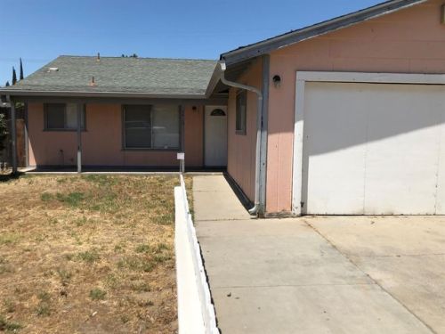 1413 Garden Ave, Modesto CA  95351-3625 exterior