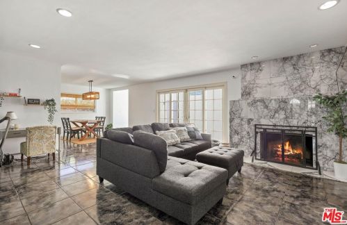 5442 Hazeltine Ave, Van Nuys, CA 91401-5743