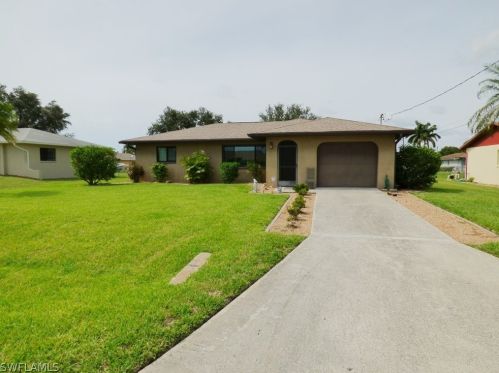 1823 15th St, Cape Coral, FL 33990-3860