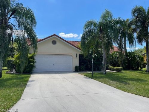 690 Morning Mist Ln, Lehigh Acres, FL 33974-5967