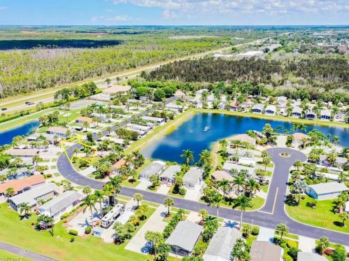 1041 Silver Lakes Blvd, Naples FL  34114-9334 exterior