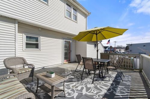 2 Gates St, Danvers MA  01923-3524 exterior