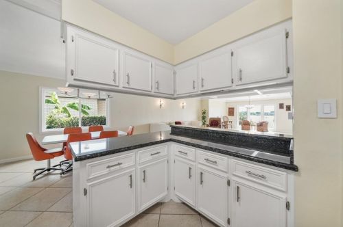 2926 Dominique Dr, Galveston TX 77551-1572 exterior