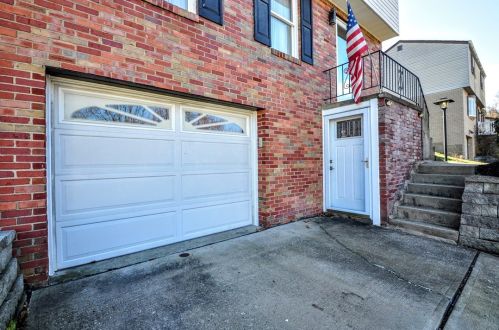 1534 Theresa Ave, Library, PA 15129-9626